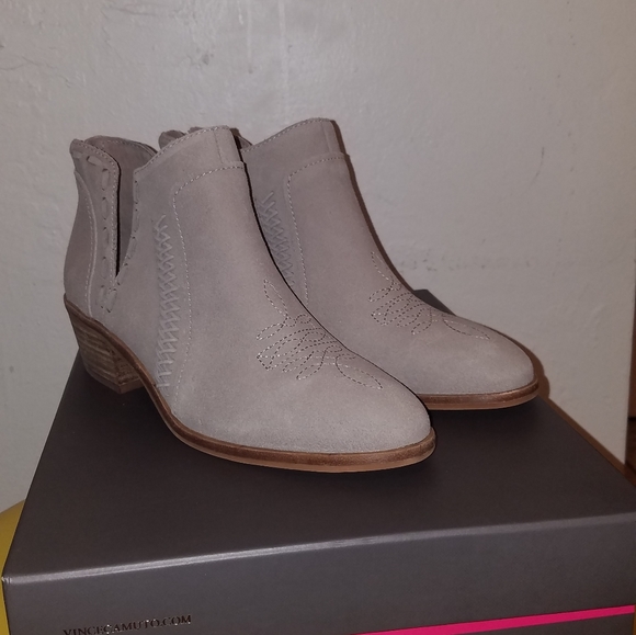 Vince Camuto PRESITA/NIB***Size 7***CEMENT - Picture 7 of 7